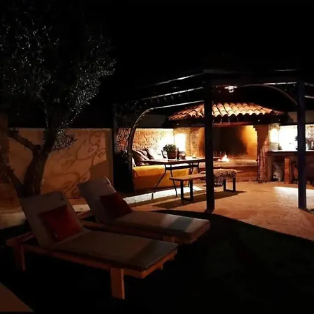 Stalla With Swimming Pool Villa